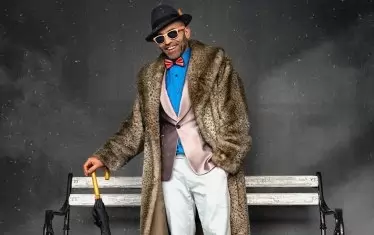  Сценичните изяви изискват различно амплоа.