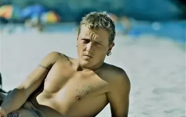 Валери Йорданов в първия си режисьорски филм "Кецове", създаден в съавторство с Иван Владимиров.