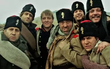 Сред хъшовете от телевизионния филм на Александър Морфов, в чиято основа е спектакълът.