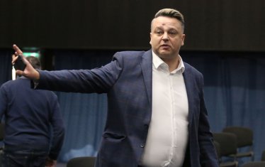 Специалистът по спортно право Георги Градев ще представлява другия родител, който внася иск срещу наредбата на БФВ - Виден Нацев.