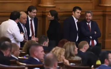 Макар че общуваха с ПП, депутатите от ДБ не се появиха на консултациите, организирани от бившите им коалиционни партньори.