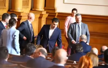 ПП и ДБ се противопоставиха.