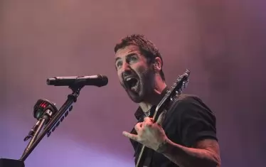 ...и още от своята заразителна енергия.