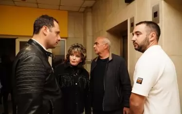 Противниците на Нинова в партията се готвят за атака. Вляво - евродепутатът Петър Витанов, в средата - Светлана Шаренкова и Юрий Асланов.