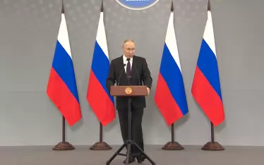 Режимът на Владимир Путин се опиянява да размахва оръжия като севернокорейския си събрат и не съзнава, че губи своята мека сила, т.е. способността си да влияе на света.
