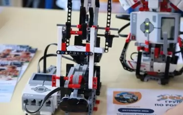  Робот, изстрелващ шоколади