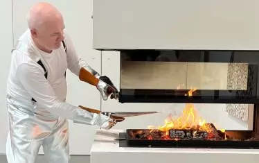  Акцията на художника ще продължи до 30 октомври.