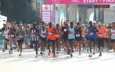 Над 4000 души се наредиха на старт/финала на площад "Александър Батенберг" в София.