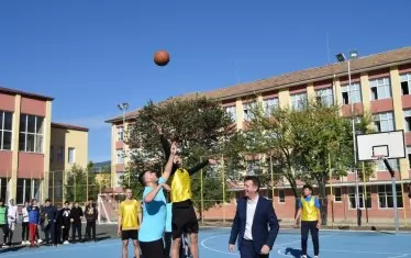 50 000 ученици ще спортуват в училище по програма на МОН