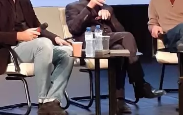 Италианската мегазвезда с продуцента Красимир Иванов (вляво) и с преводача си.