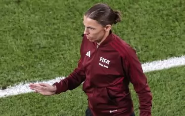 Французойка отваря нова страница във футбола