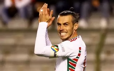 С такава лента вече игра и капитанът на Уелс Гарет Бейл, като желанието му е да я носи и по време на световното първенство.