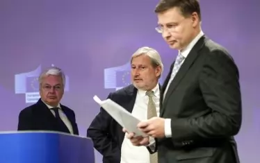 Две трети от парите на ЕС за Унгария отиват във фризера