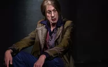 Малин Кръстев като маркиз Дьо ла Мол.