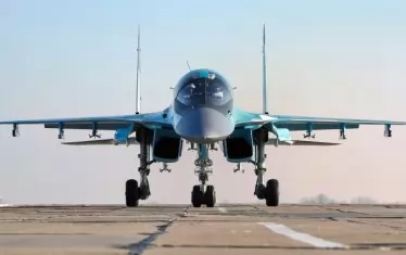 "Шпигел" установява, че авиационното гориво от Омск се доставя на руските ВВС във Воронеж и Морозовск, Ростовска област, което на руско-украинската граница. 
Там са дислоцирани руските Су-34, които се използват във войната. Спореди авиексперти Су-34 са най-важните самолети на руските ВВС за нанясане на удари като по драматичния театър в Мариупол на 16 март и Чернигов на 3 март.