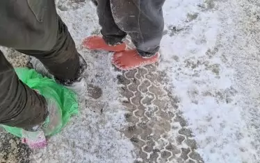 Полицаи намериха край границата босо в снега дете