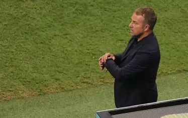 Изтича ли времето на Ханзи Флик начело на Бундестима? Засега нито треньорът, нито германският футболен съюз не дават категоричен отговор.