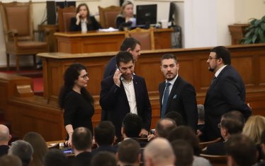 Наличието на "хартиена коалиция" не уби мерака на ПП и ДБ за кабинет 