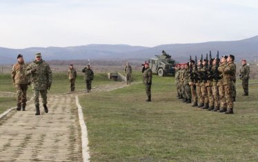 Ръководената от Италия българска бойна група се показа в Ново село