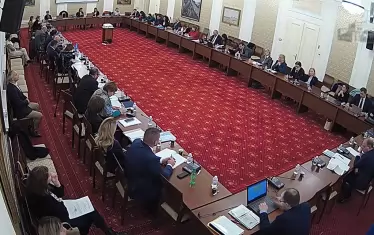 „Хартиената коалиция“ набързо смачка ветото на Изборния кодекс