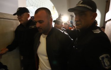 Пред съда Димитър Любенов пледира, че трябва да излезе от ареста, за да се грижи за малкото си дете и майка си. Съдът му напомни, че не е мислил за тях, когато е седнал зад волана след употреба на алкохол и наркотици.