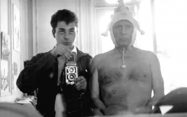  Андре Вилер прави фотоексперименти с гания.