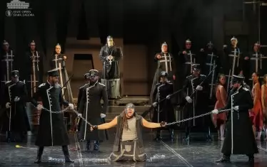  Борис Тасков като Квазимодо