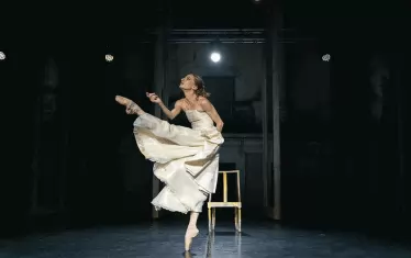 „Ана Каренина“ се връща на палци върху новия под в Операта