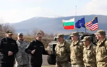 Парламентът поднови военно споразумение със САЩ