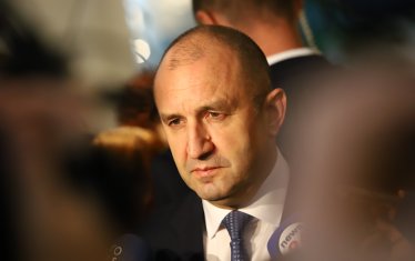 Радев пак е контра на Европа за оръжието за Украйна