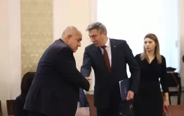 Взаимните поклони между ГЕРБ и ДПС вече са наяве.