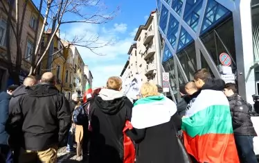  Протест пред сградата на ЕК в подкрепа на Пендиков и българите в Северна Македония. 
