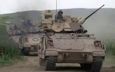 САЩ доставят на Киев "убийците на танкове" "Брадли" през България
