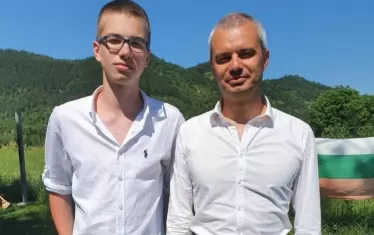 Костадинов: Горд съм, че синът ми участва в масов бой