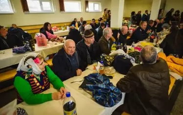 Който не знае, нека се осведоми: селските събори се извършват по този начин.