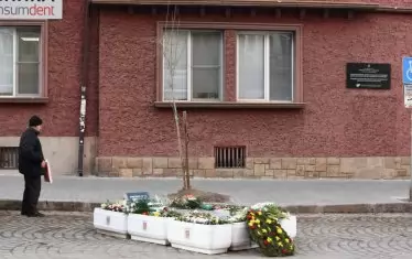 Eстетично и героично.