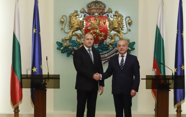 Президентът се чувства комфортно с Гълъб Донев като негов премиер.