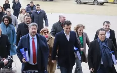 Стари партии в нови коалиции се регистрираха за изборите на 2 април
