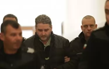 Обвиненият за разстрела на Владимиров - 52-годишен бивш полицай, притежаващ разрешено му от държавата оръжие.