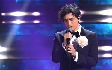  Певецът Тананай се нареди на пето място.