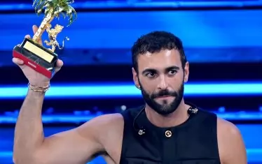  Победителят Марко Менгони.