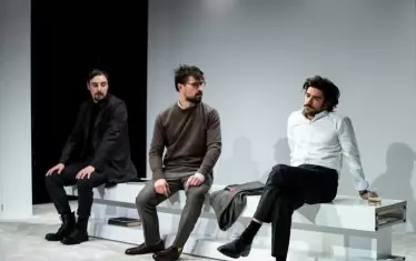 Сцена от спектакъла на Владислав Стоименов.