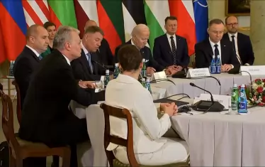 Радев все пак се подписа под общата декларация за подпомагане на Украйна, но без споменаване на военна помощ.