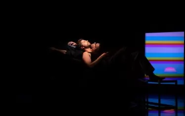 Теодор Кисьов и Мартин Петков във финалната сцена на спектакъла.