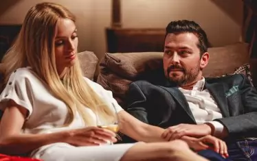 Луиза Григорова и Владимир Зомбори - овчица и вълк.