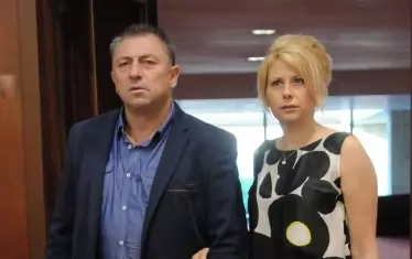 С вече бившата си съпруга Кремена.