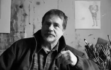  Художникът Гълъб Гълъбов в ателието си.