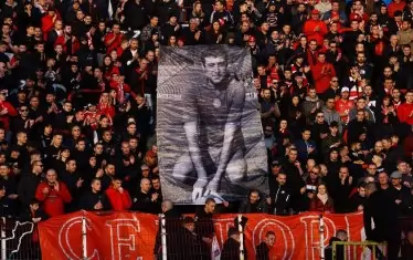 Голяма снимка на починалия легендарен футболист Петър Жеков беше издигната по време на мача срещу "Ботев" (Пд) в Сектор Г на ст. "Българска армия", който този път беше пълен, след като феновете на "ЦСКА-София" прекратиха бойкота си.