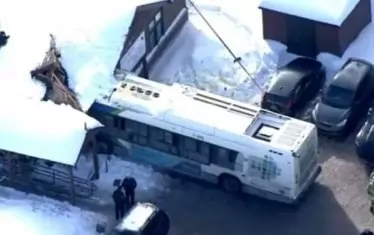 2 деца загинаха при умишлено врязване на автобус в ясла в Канада 