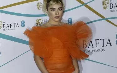 Фееричната Флорънс Пю.